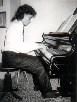 Soudruh Tomas p�i proveden� d�l s. Mozarta